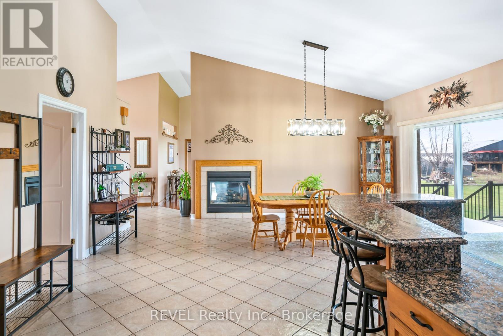 925 Queenston Road, Niagara-On-The-Lake, Ontario  L0S 1J0 - Photo 19 - X12921238