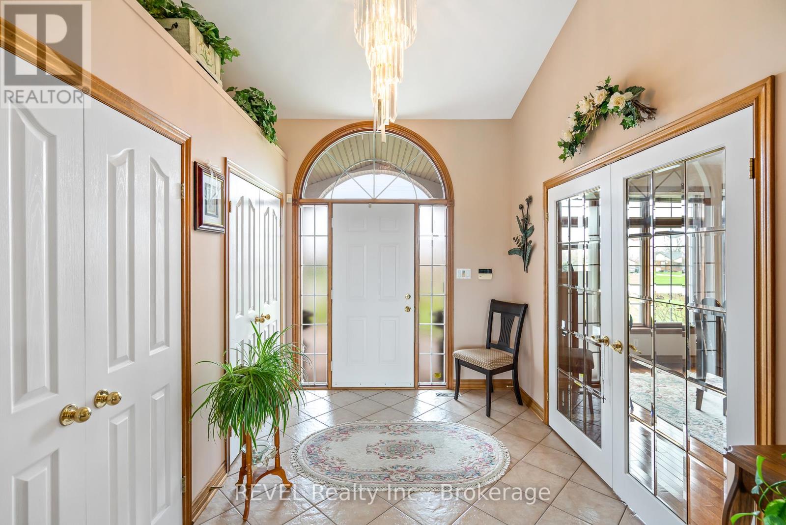 925 Queenston Road, Niagara-On-The-Lake, Ontario  L0S 1J0 - Photo 9 - X12921238