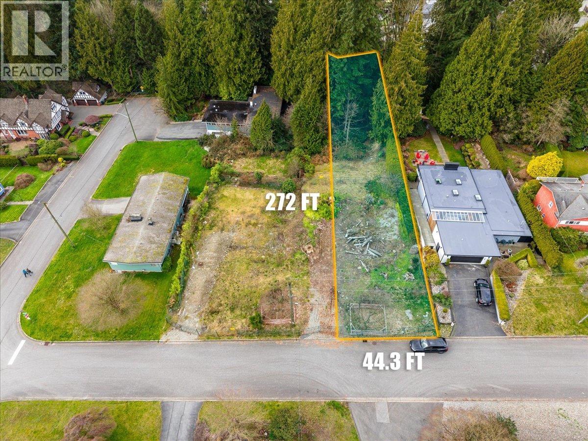 360 Duncan Street, Coquitlam, British Columbia V3K 5B5 - Photo 2 - R3103587