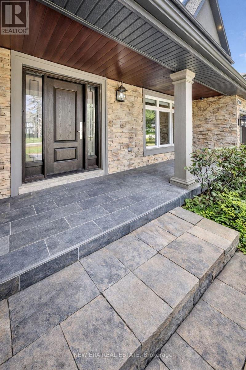 2068 Mississauga Road, Mississauga, Ontario  L5H 2K6 - Photo 6 - W12902600