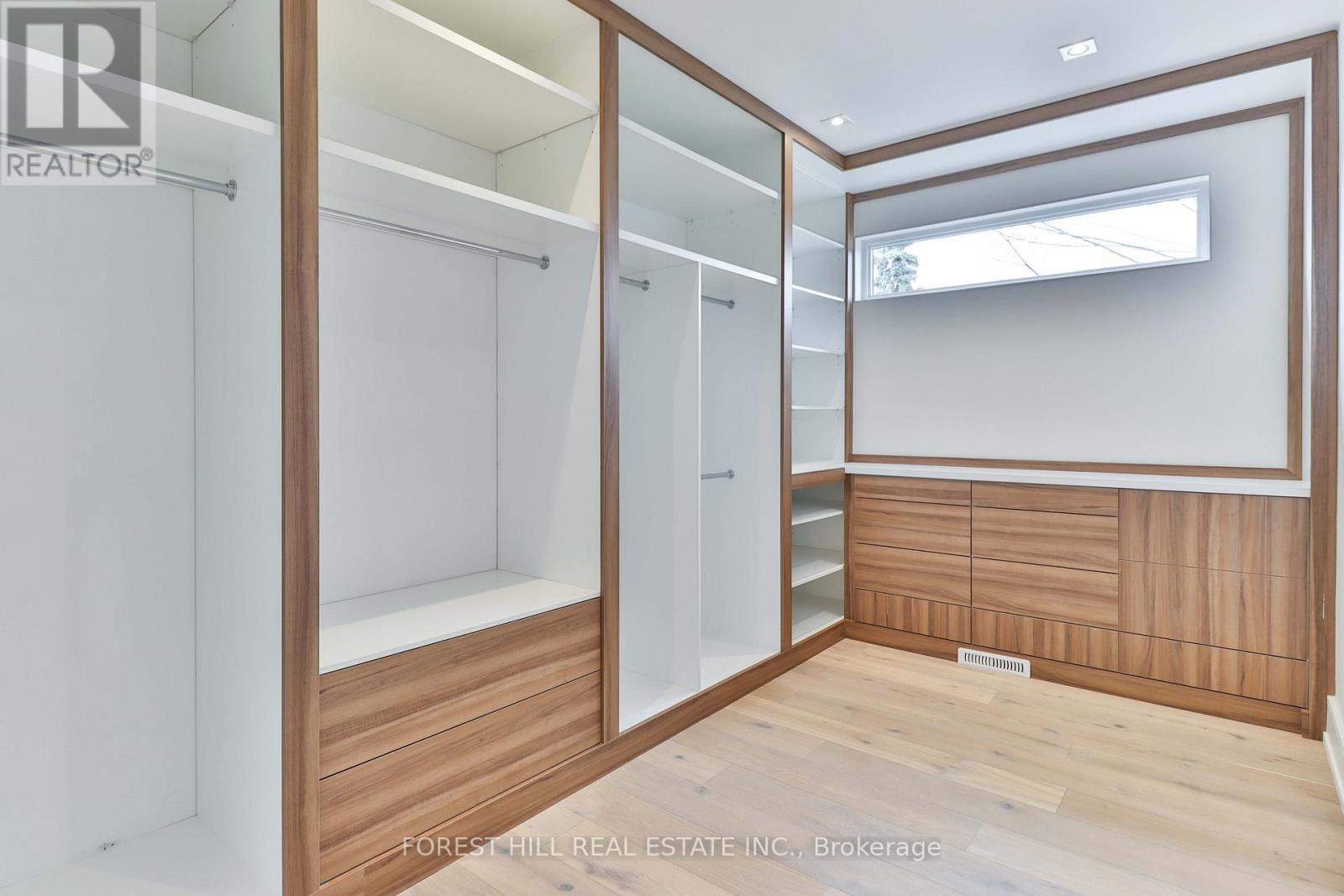 271 Jennings Crescent, Oakville, Ontario L6L 1W3 - Photo 22 - W12908280