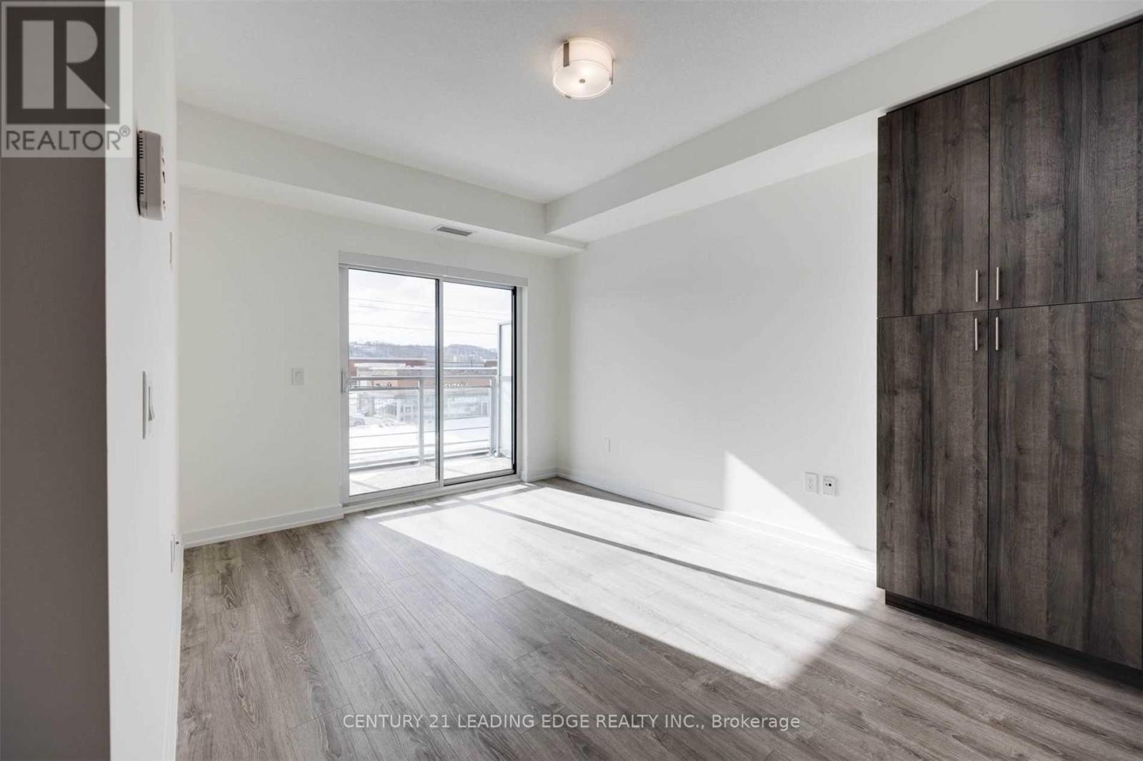 314 - 121 Hwy 8 Road, Hamilton, Ontario L8G 0A3 - Photo 10 - X12918194