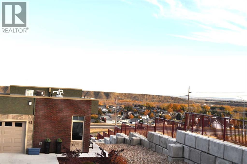 34 Palisades Way Ne, Medicine Hat, Alberta  T1C 2B4 - Photo 6 - A2281039