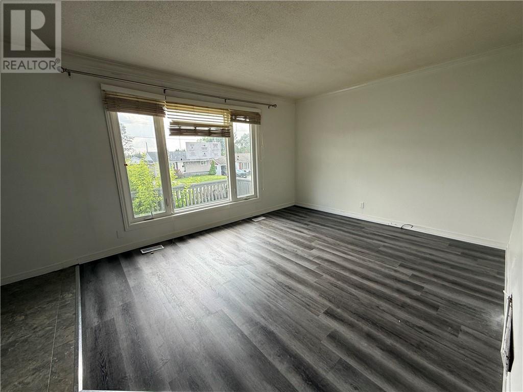 200 Hillside Drive S, Elliot Lake, Ontario  P3A 1N5 - Photo 8 - 2126912