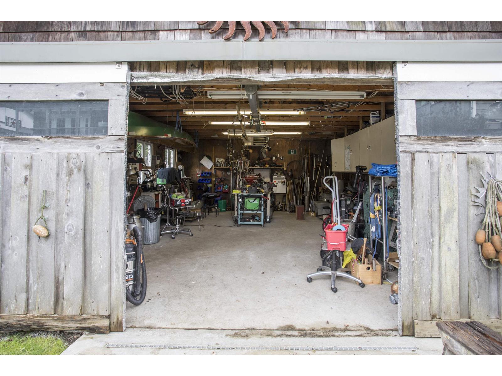 13852 Coldicutt Avenue, White Rock, British Columbia  V4B 3A9 - Photo 31 - R3102255