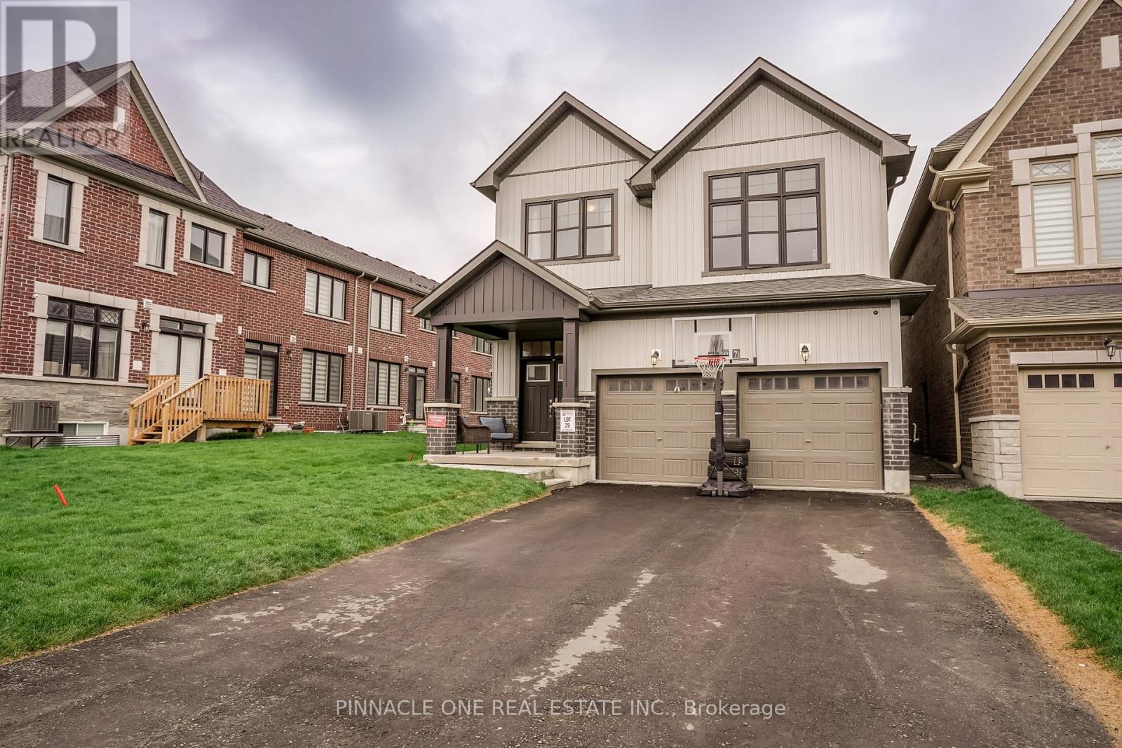 1057 Suddard Avenue, Oshawa, Ontario  L1L 0V5 - Photo 3 - E12921162