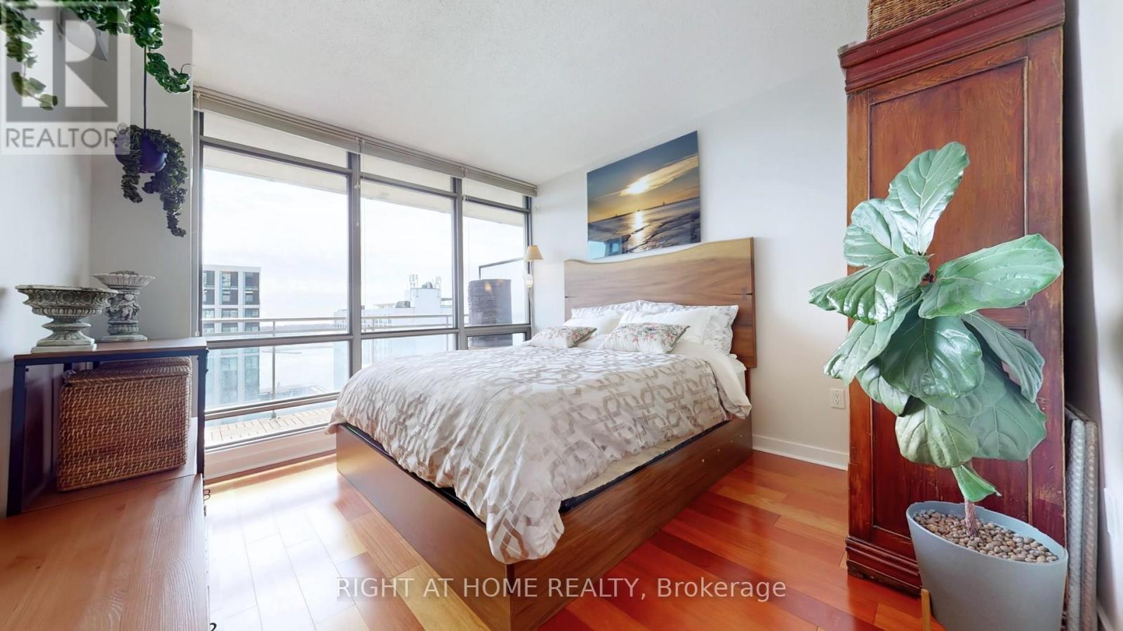 2102 - 5 Mariner Terrace, Toronto, Ontario  M5V 3V6 - Photo 20 - C12919390