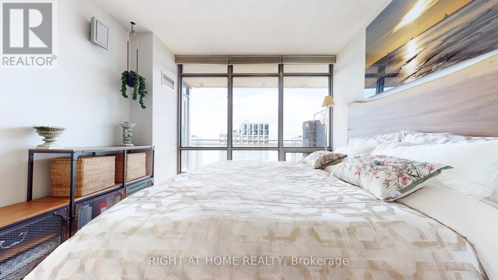 2102 - 5 Mariner Terrace, Toronto, Ontario  M5V 3V6 - Photo 21 - C12919390