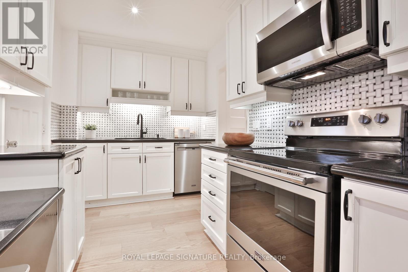 3 Belle Ayre Boulevard, Toronto, Ontario  M4S 2P6 - Photo 19 - C12920286