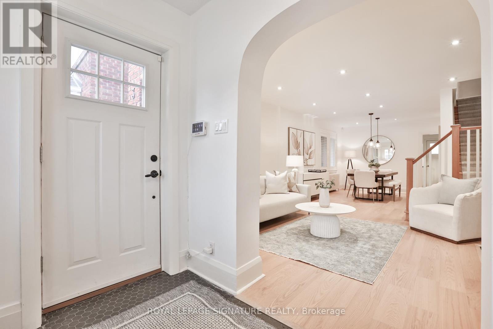 3 Belle Ayre Boulevard, Toronto, Ontario  M4S 2P6 - Photo 4 - C12920286