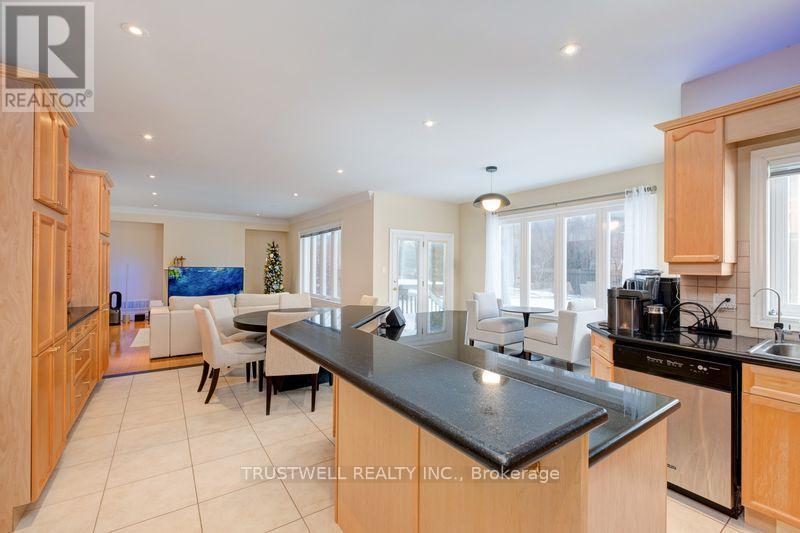 8 Ridgley Court, Richmond Hill, Ontario  L4B 4N3 - Photo 16 - N12921152