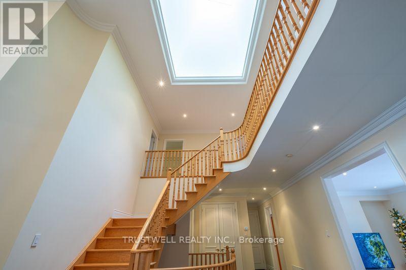 8 Ridgley Court, Richmond Hill, Ontario  L4B 4N3 - Photo 21 - N12921152