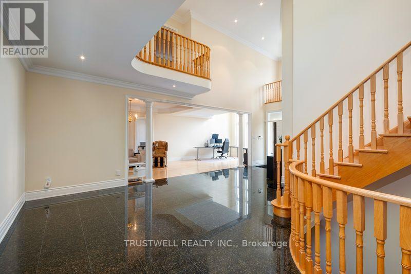 8 Ridgley Court, Richmond Hill, Ontario  L4B 4N3 - Photo 5 - N12921152