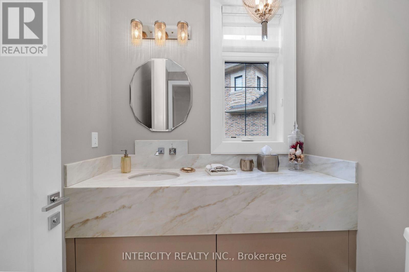 34 Rosebud Court, Vaughan, Ontario  L0J 1C0 - Photo 15 - N12921224