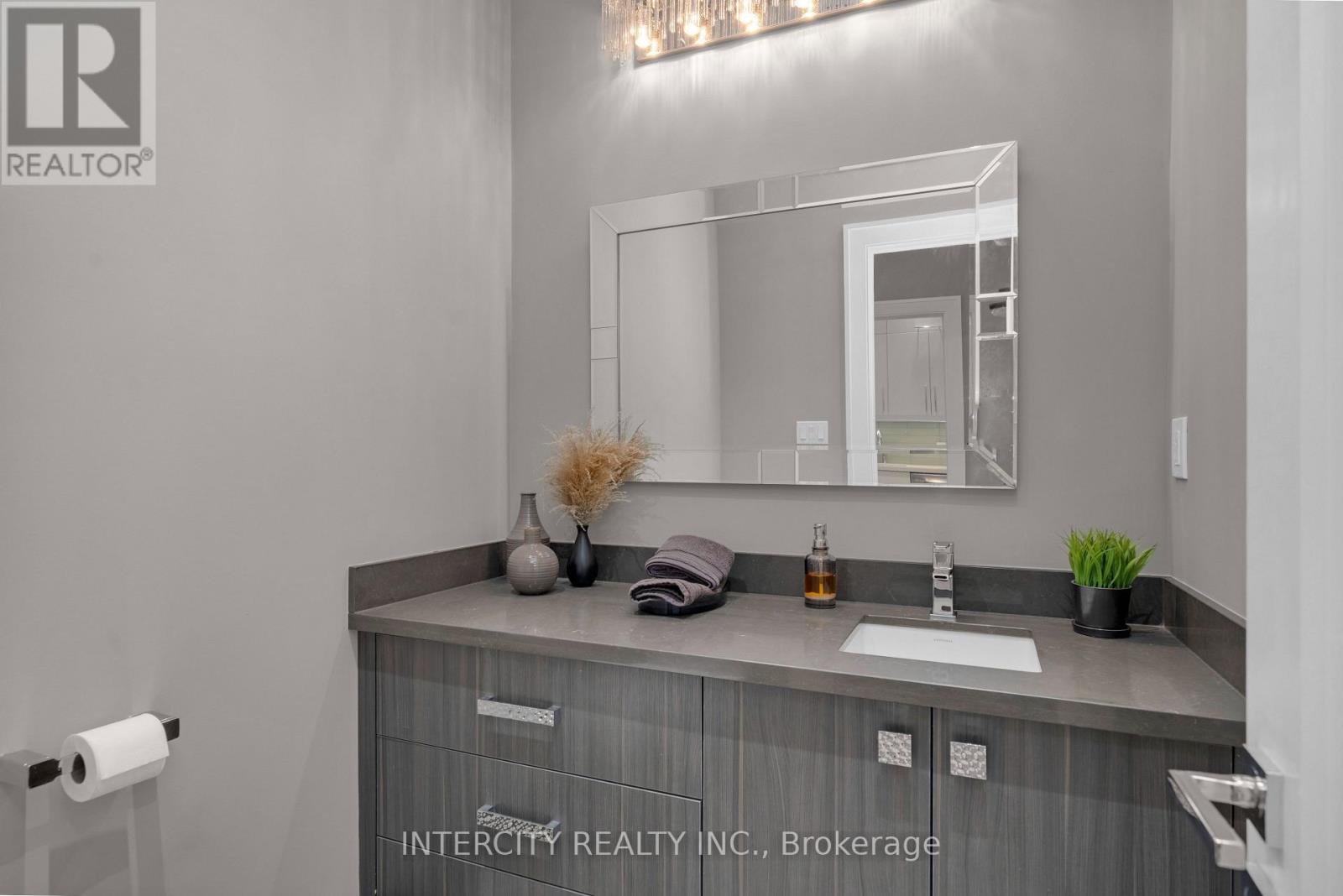 34 Rosebud Court, Vaughan, Ontario  L0J 1C0 - Photo 37 - N12921224