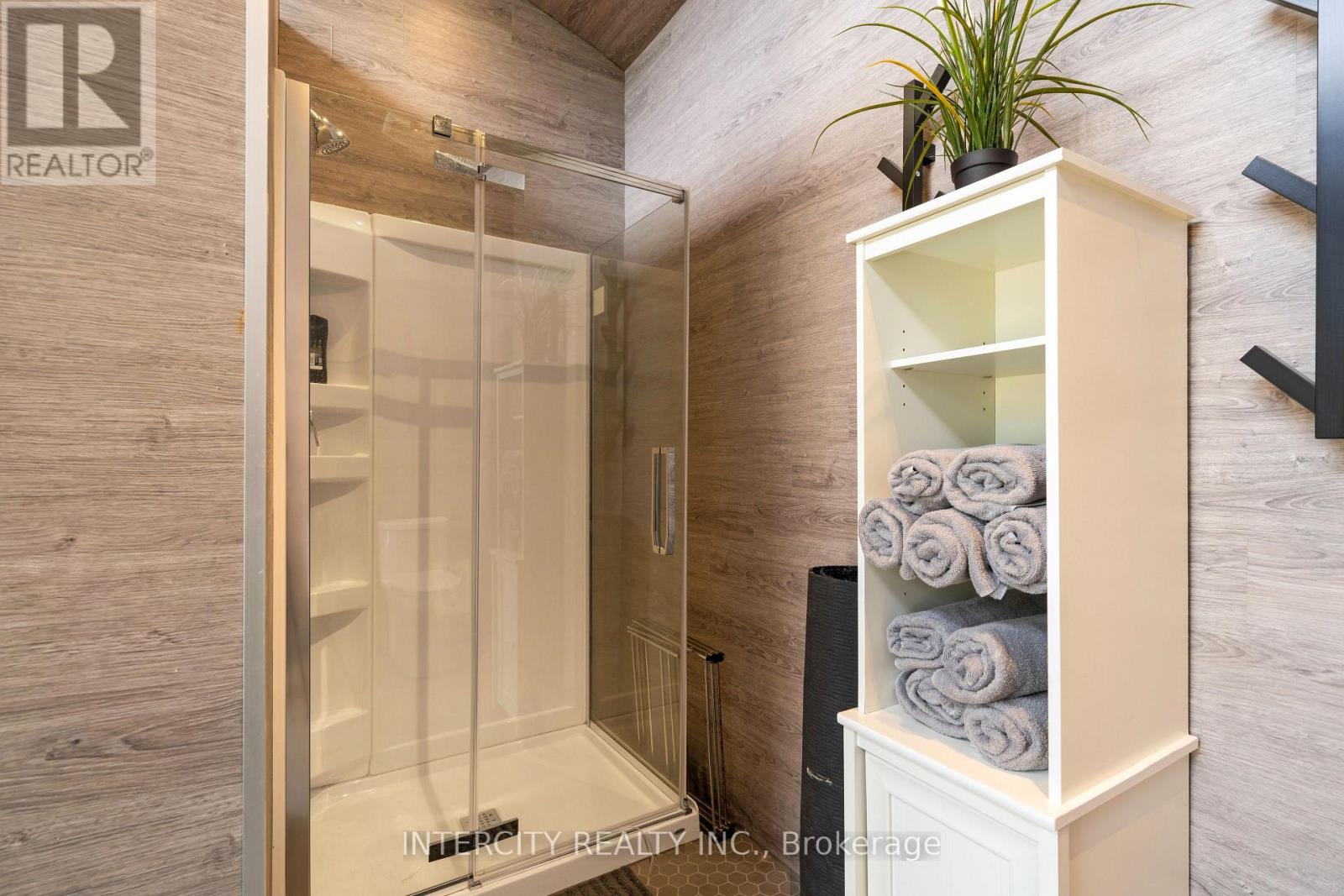 34 Rosebud Court, Vaughan, Ontario  L0J 1C0 - Photo 49 - N12921224