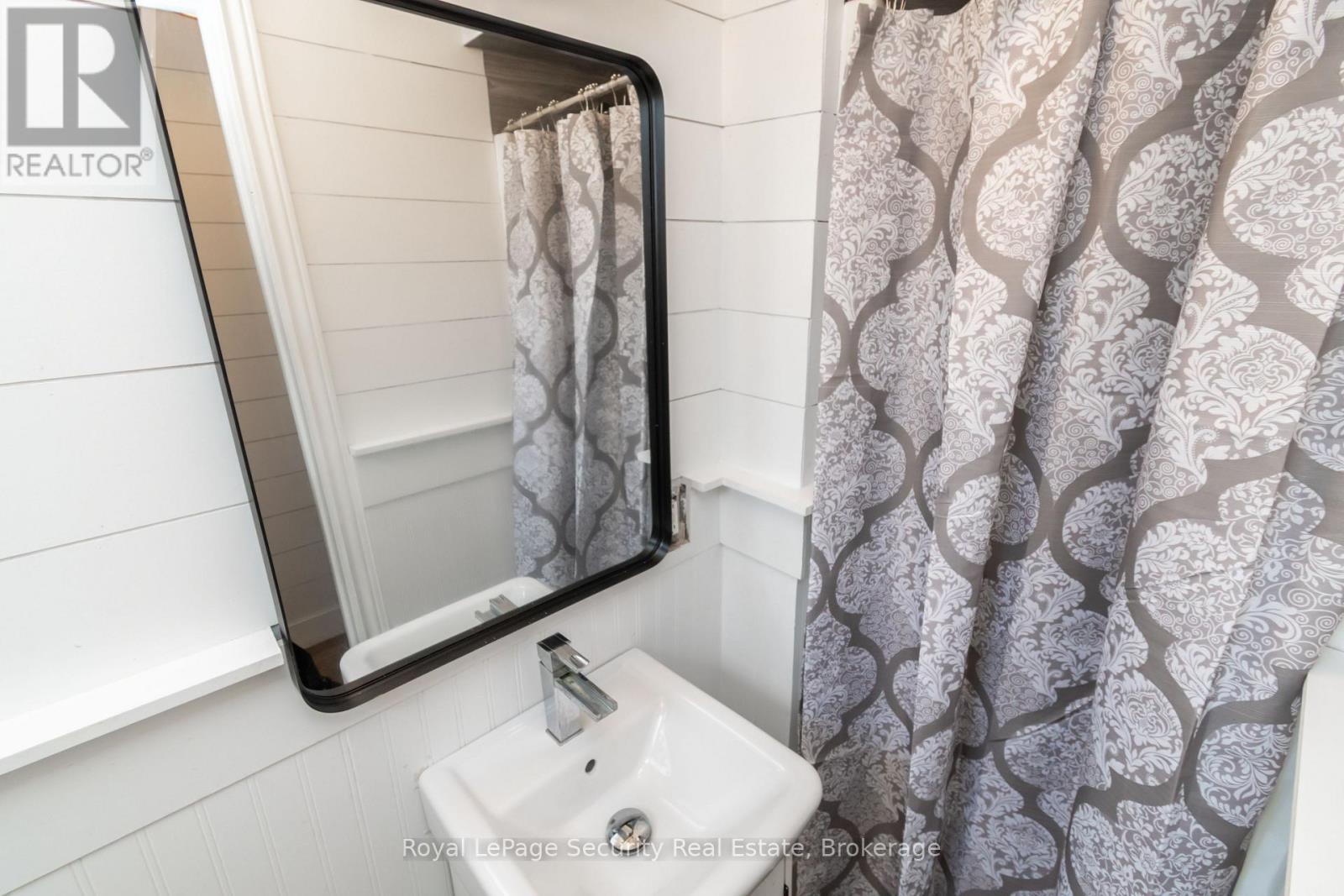 73 College Crescent, Barrie (Grove East), Ontario  L4M 2W5 - Photo 25 - S12921252