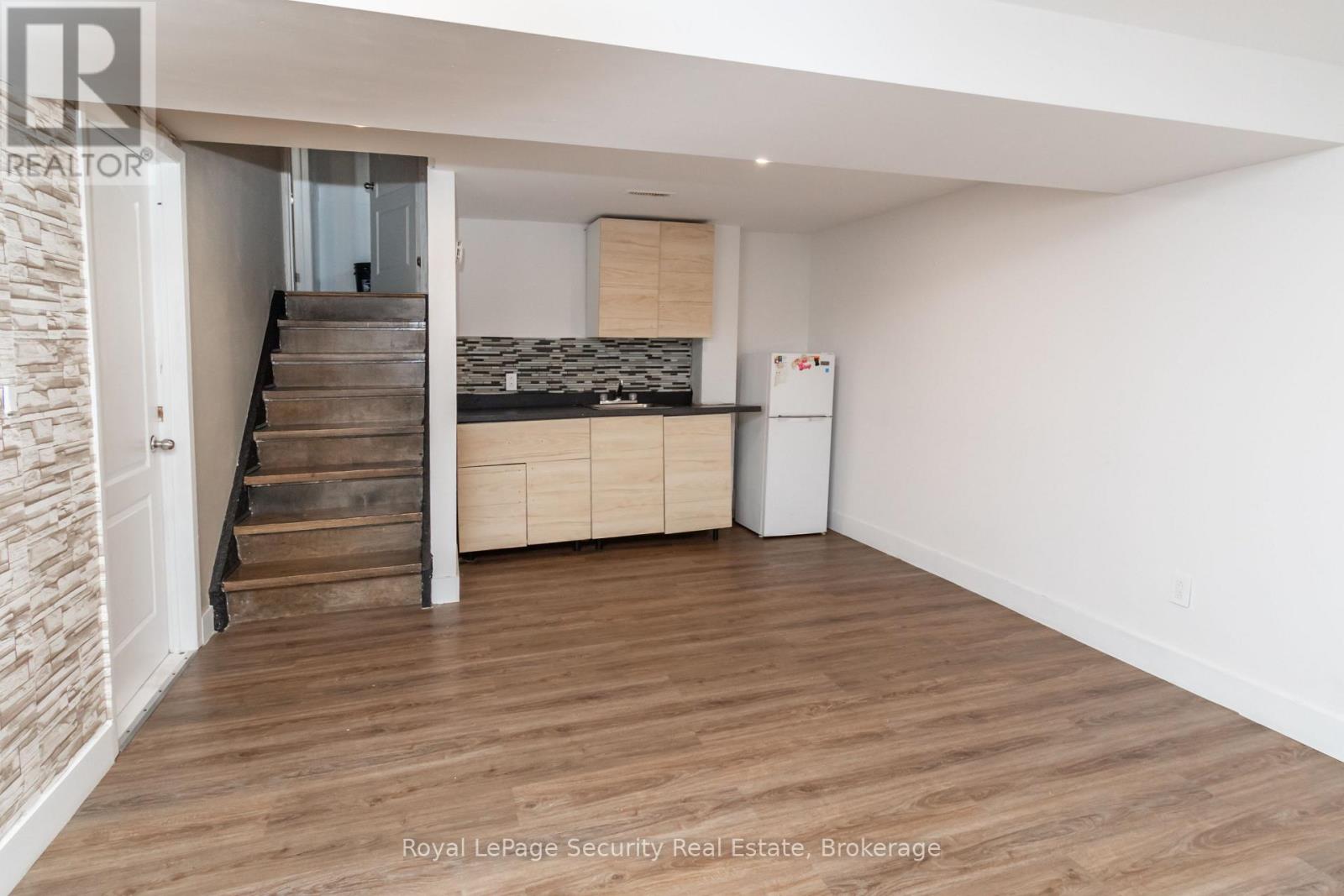 73 College Crescent, Barrie (Grove East), Ontario  L4M 2W5 - Photo 26 - S12921252