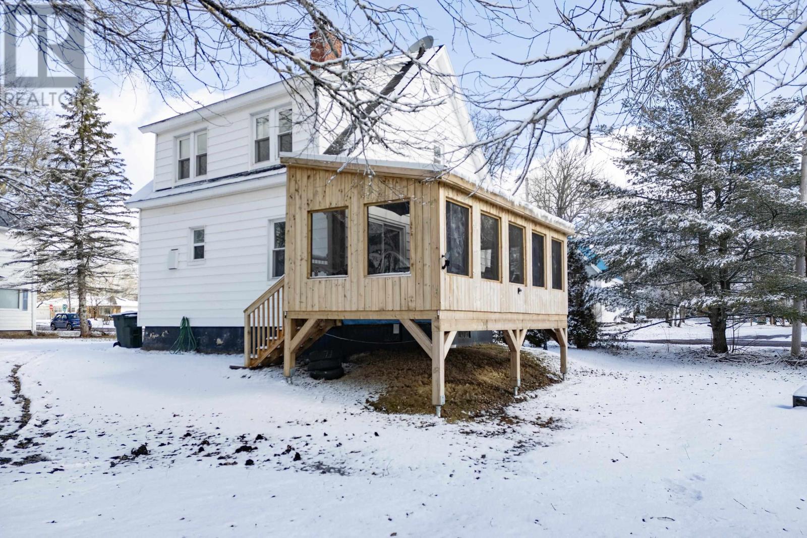 27 Mcdougal Street, Springhill, Nova Scotia  B0M 1X0 - Photo 8 - 202605299