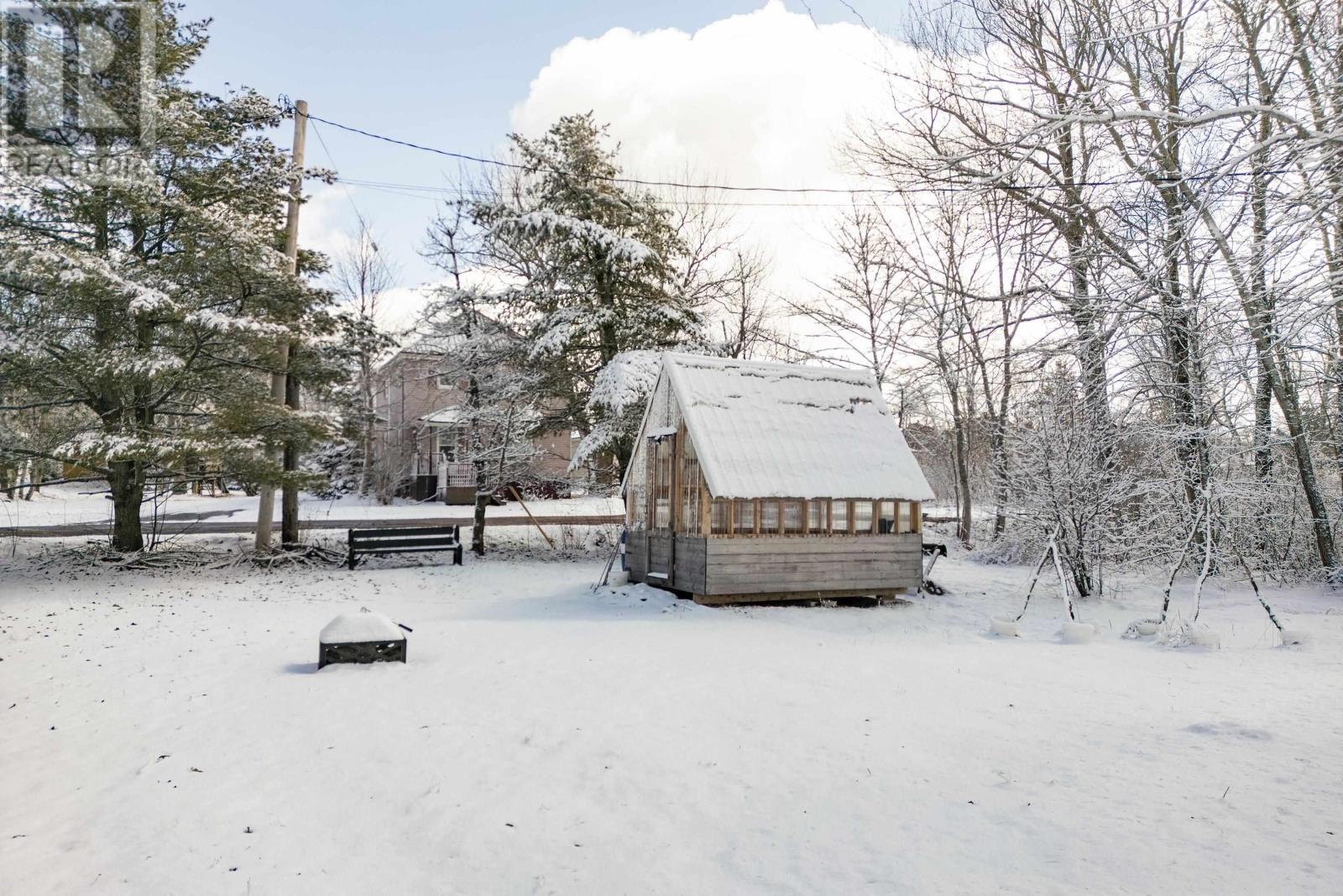 27 Mcdougal Street, Springhill, Nova Scotia  B0M 1X0 - Photo 37 - 202605299