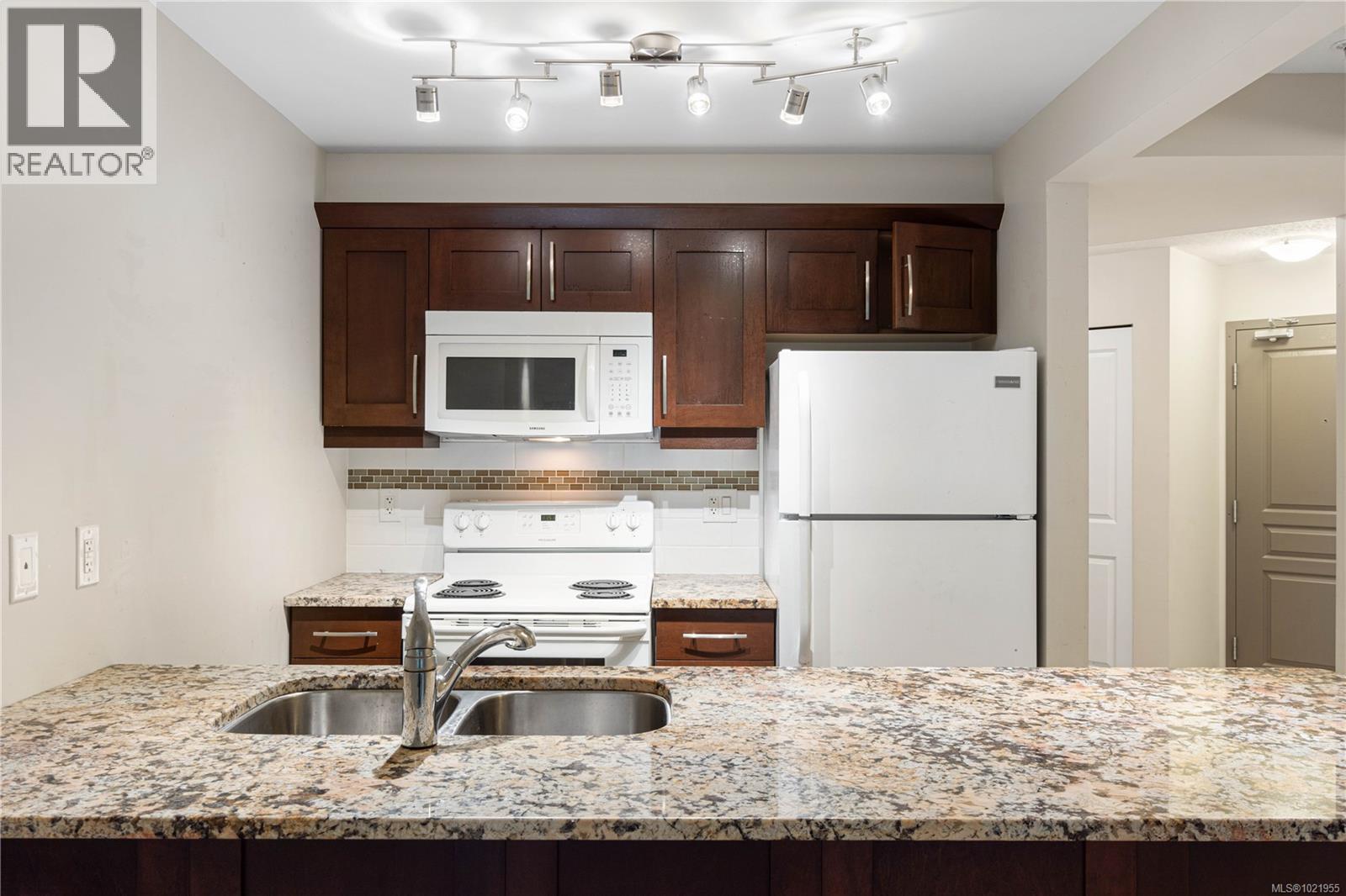 202 5670 Edgewater Lane, Nanaimo, British Columbia  V9T 6K1 - Photo 13 - 1021955