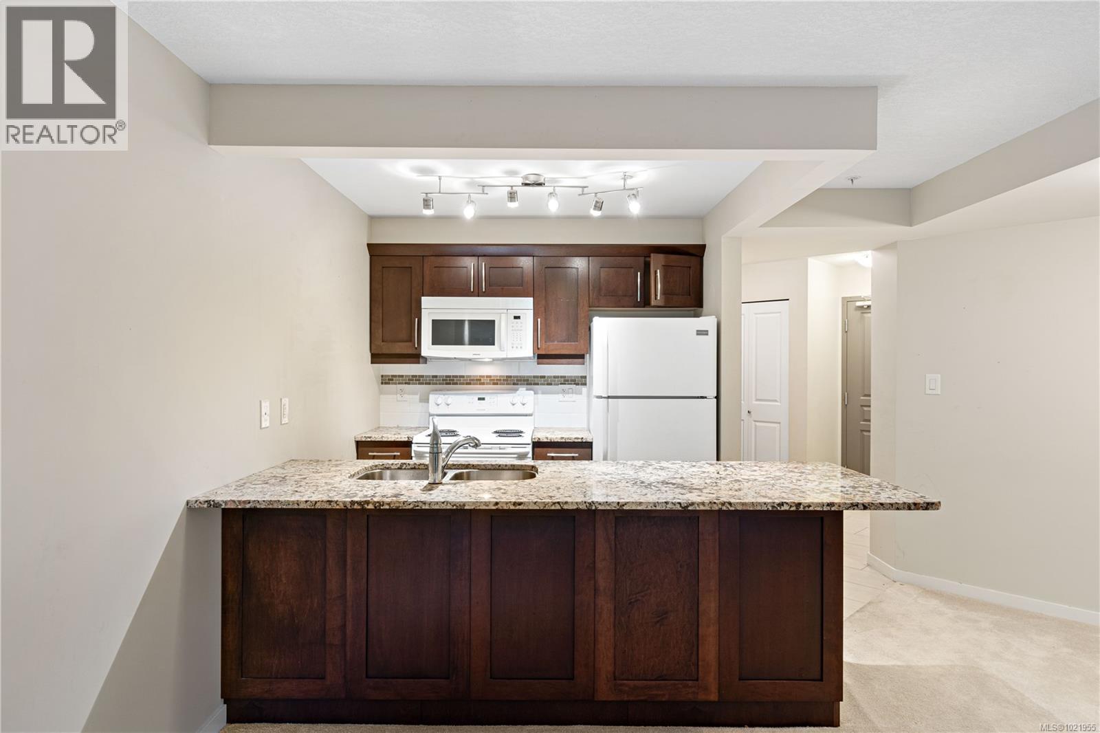 202 5670 Edgewater Lane, Nanaimo, British Columbia  V9T 6K1 - Photo 12 - 1021955