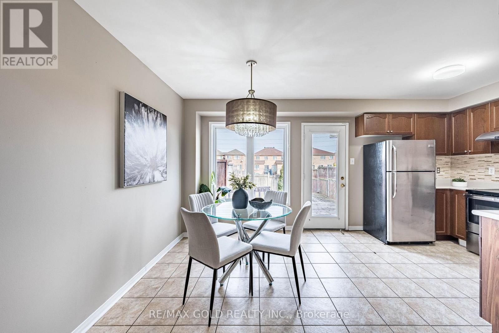 79 Roundstone Drive, Brampton, Ontario  L6X 0K6 - Photo 14 - W12921178