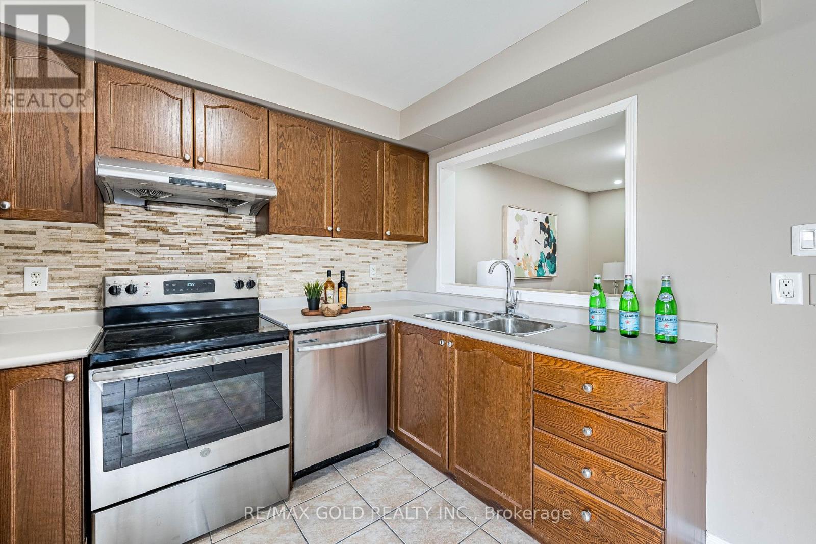 79 Roundstone Drive, Brampton, Ontario  L6X 0K6 - Photo 16 - W12921178