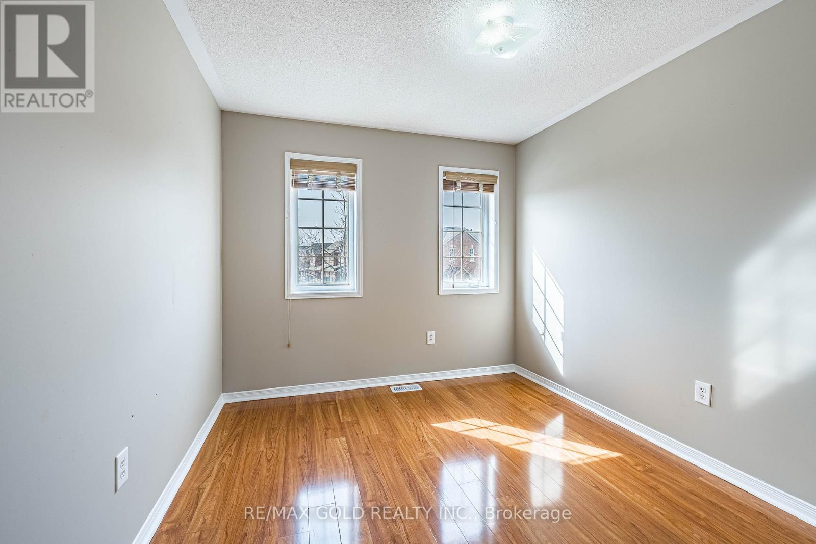 79 Roundstone Drive, Brampton, Ontario  L6X 0K6 - Photo 32 - W12921178