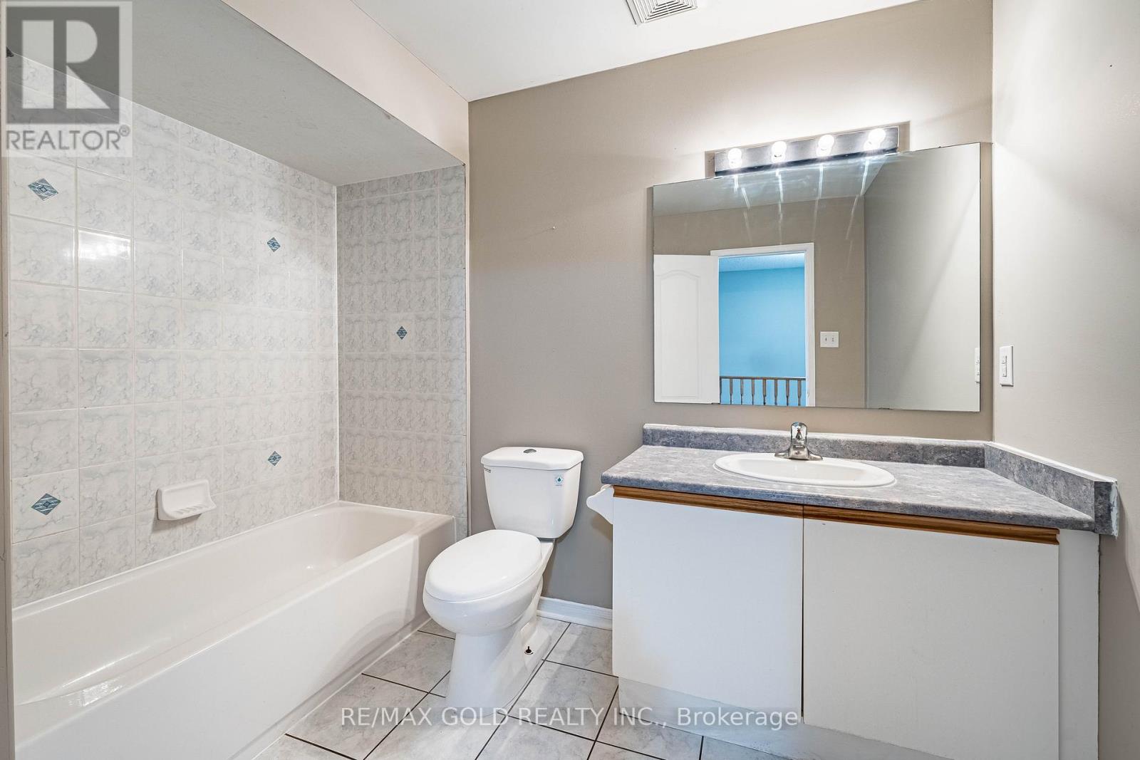 79 Roundstone Drive, Brampton, Ontario  L6X 0K6 - Photo 38 - W12921178