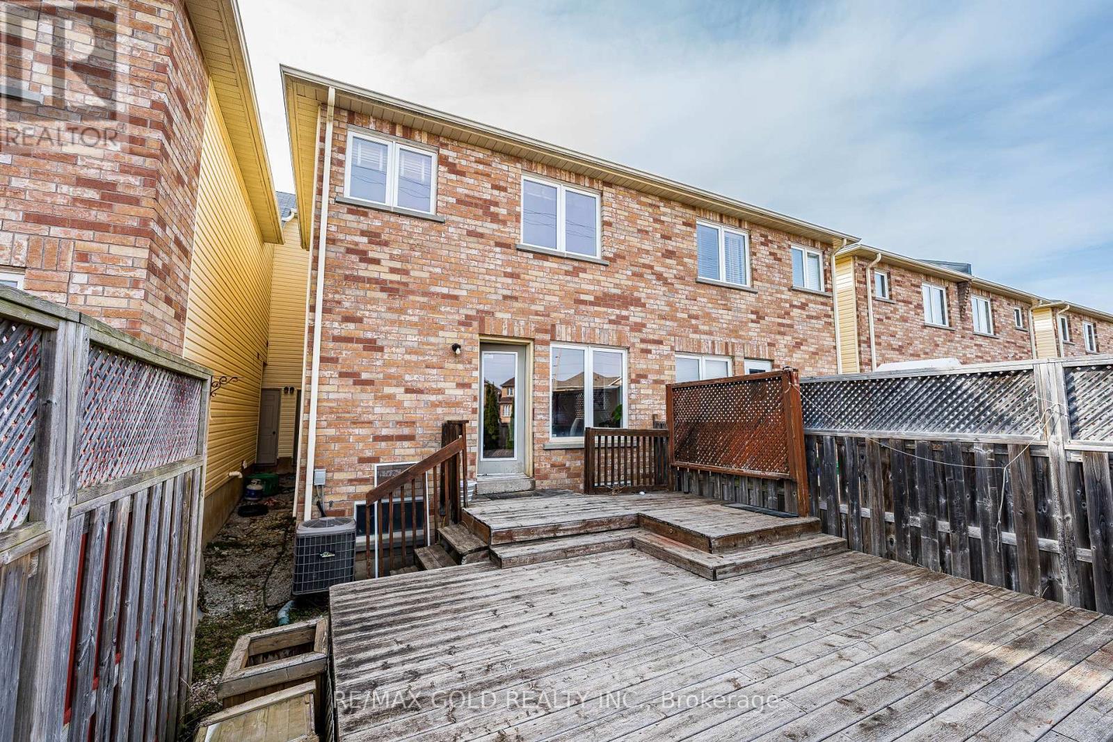 79 Roundstone Drive, Brampton, Ontario  L6X 0K6 - Photo 49 - W12921178