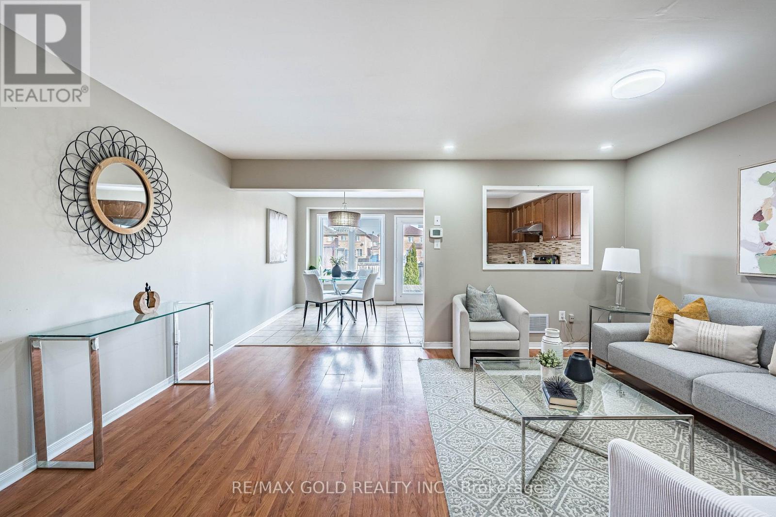 79 Roundstone Drive, Brampton, Ontario  L6X 0K6 - Photo 9 - W12921178