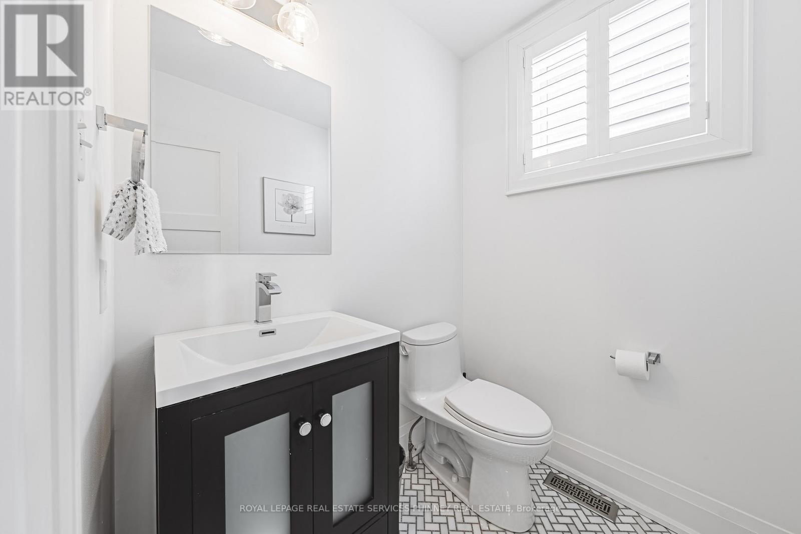 958 Irish Moss Road, Mississauga, Ontario  L5W 1W5 - Photo 15 - W12921226