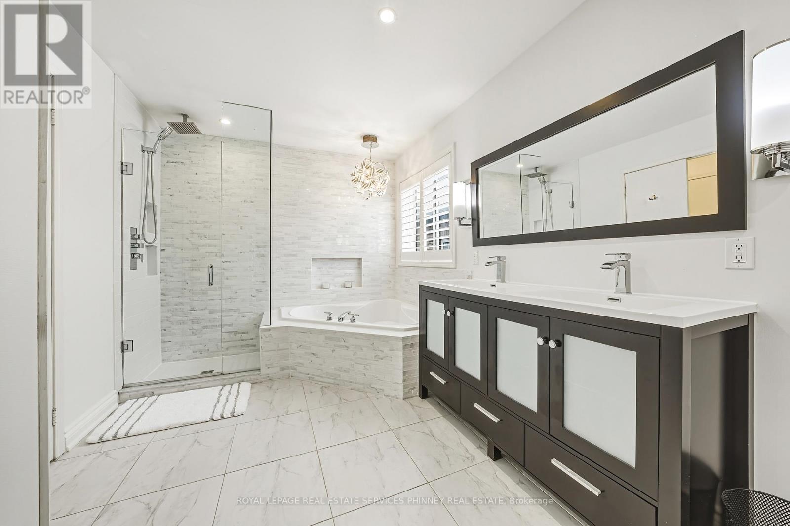 958 Irish Moss Road, Mississauga, Ontario  L5W 1W5 - Photo 17 - W12921226