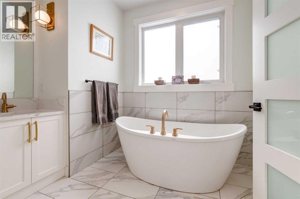 2107 52 Avenue Sw, Calgary, Alberta  T3E 1K4 - Photo 22 - A2295614