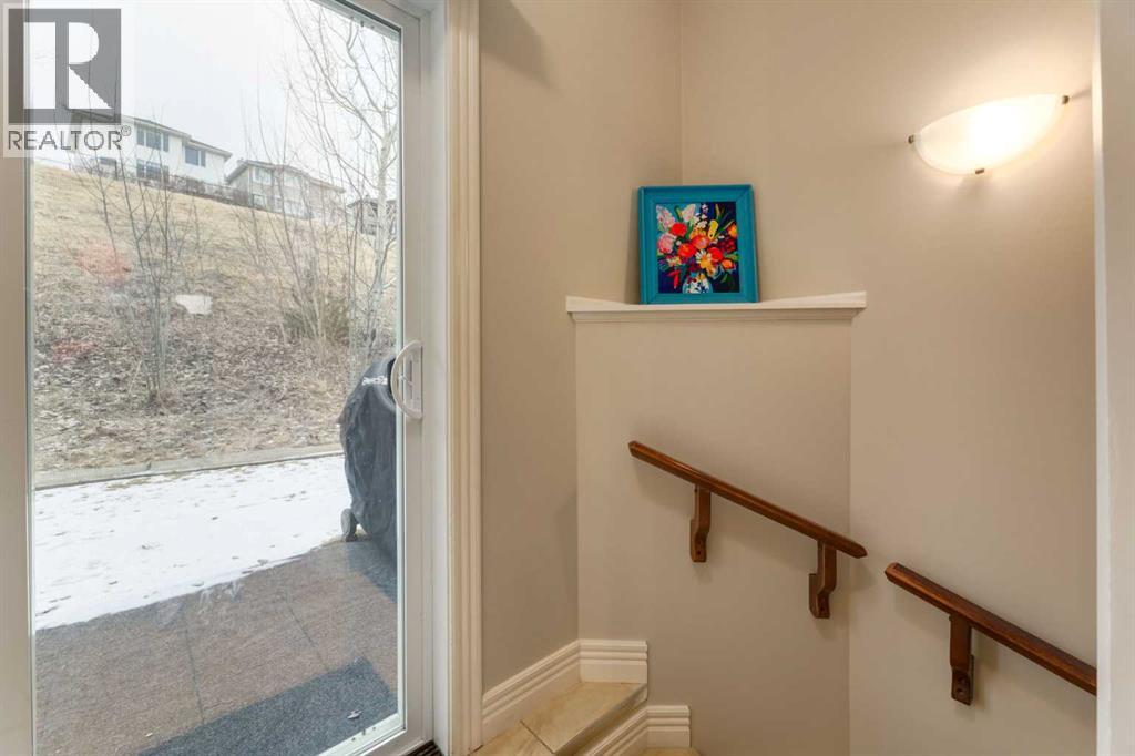 172 Rockyledge View Nw, Calgary, Alberta  T3G 6B2 - Photo 6 - A2296266