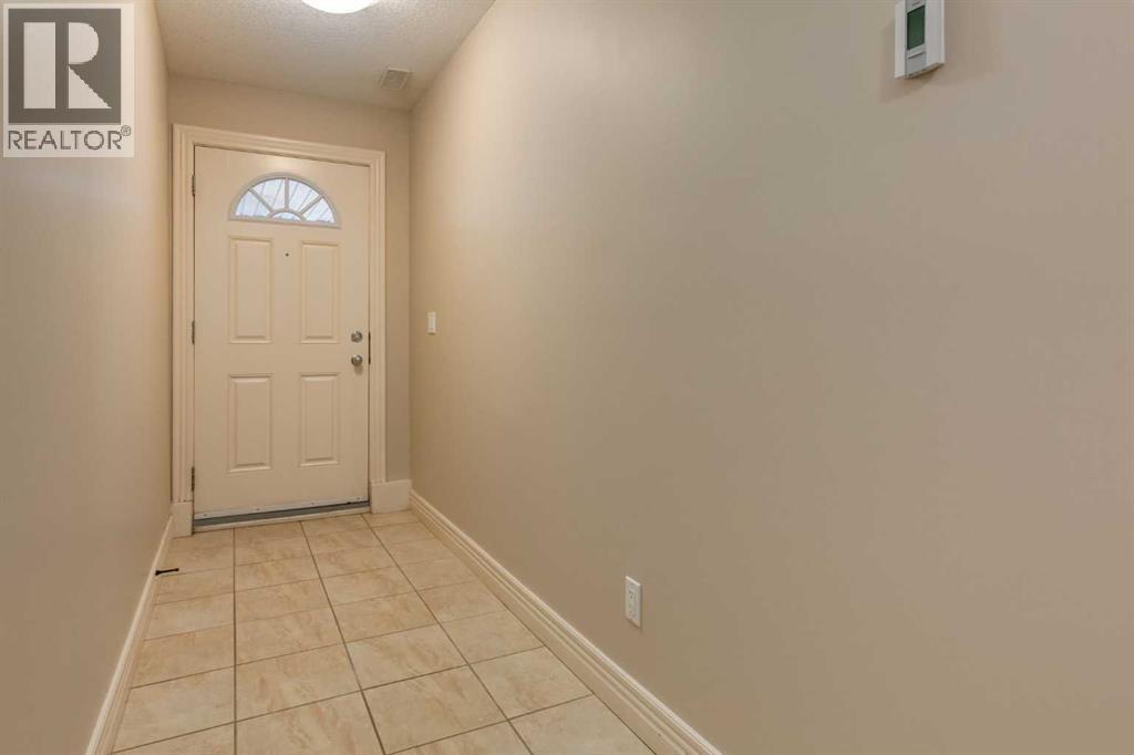 172 Rockyledge View Nw, Calgary, Alberta  T3G 6B2 - Photo 4 - A2296266