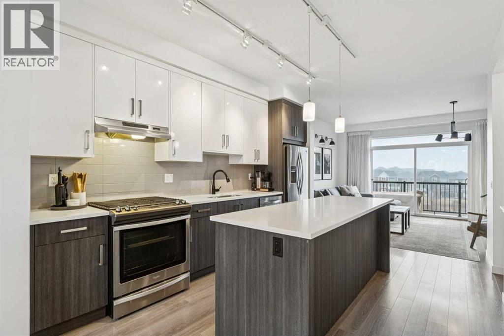 61 Sherwood Lane NW, Calgary, Alberta  T3R 0V3 - Photo 6 - A2296277