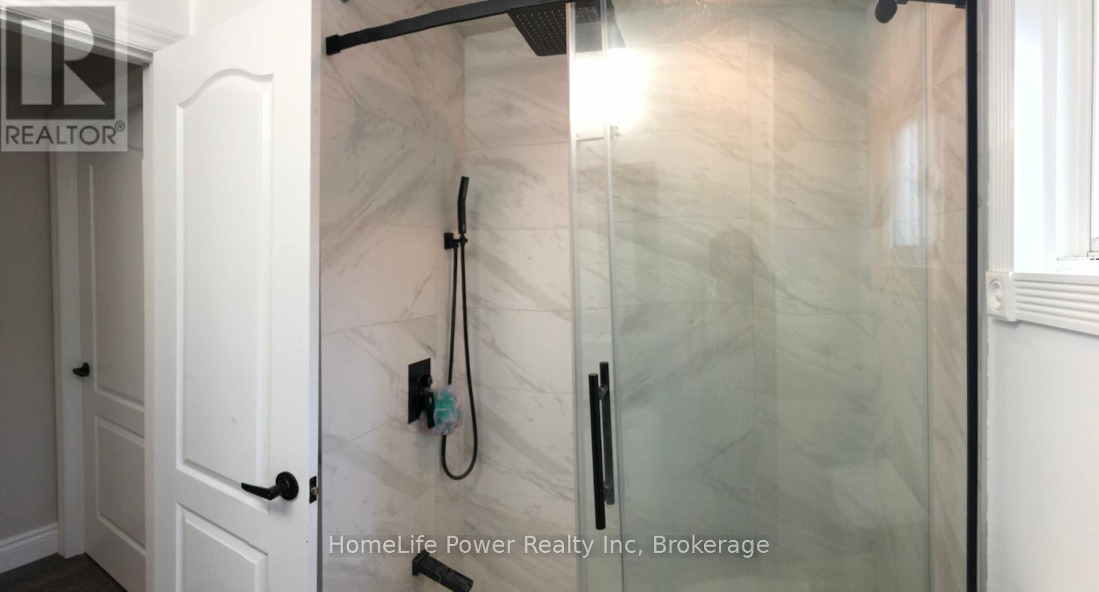 14 Sparrow Court, Brampton, Ontario  L6Y 3P2 - Photo 9 - W12820362