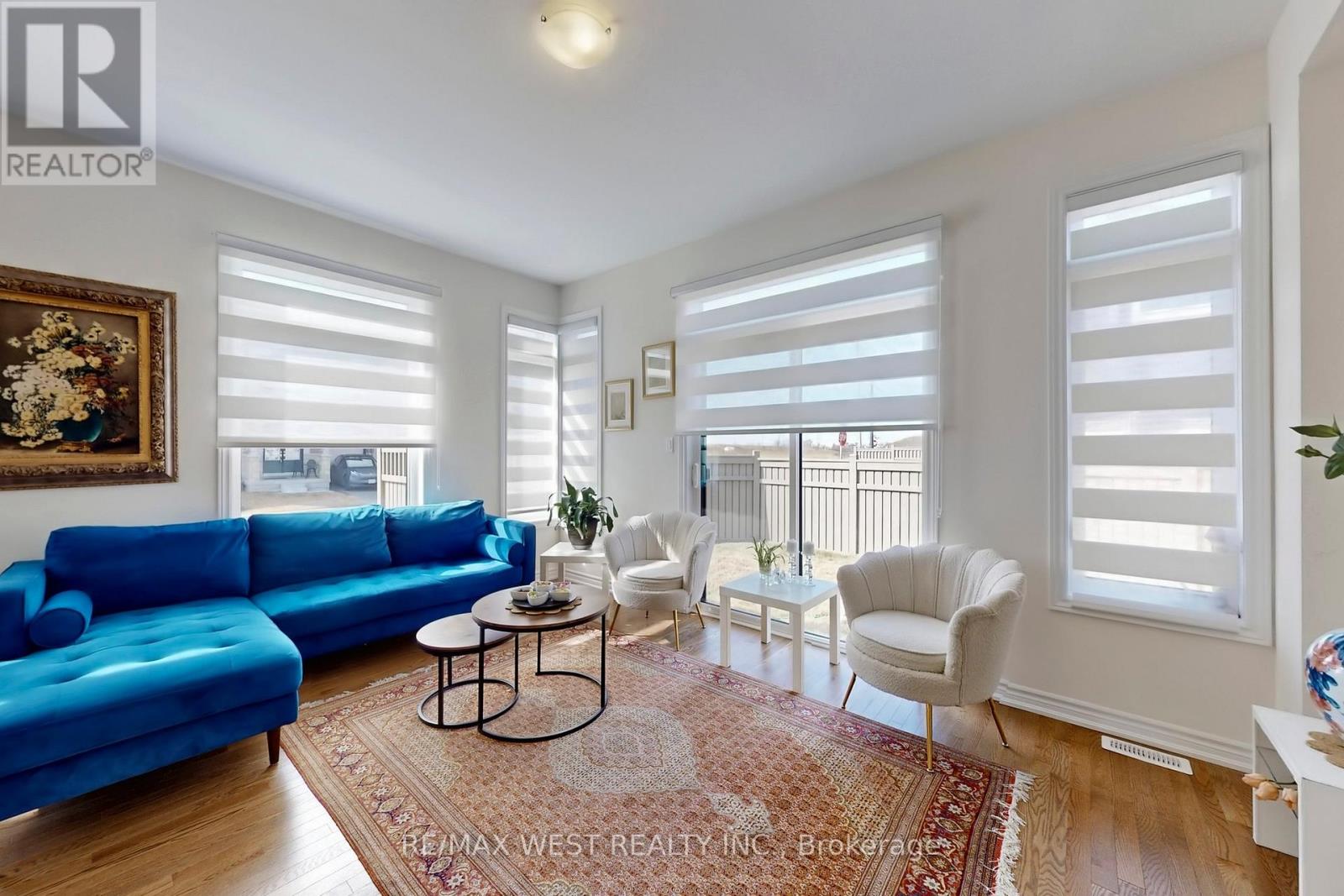 4 Haldimand Street S, Vaughan, Ontario  L4H 5J5 - Photo 6 - N12909208