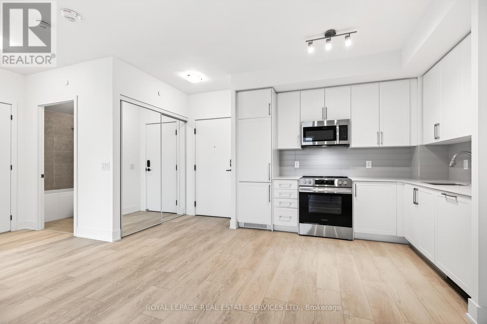 512 - 2450 Old Bronte Road, Oakville, Ontario  L6M 5P6 - Photo 4 - W12913414