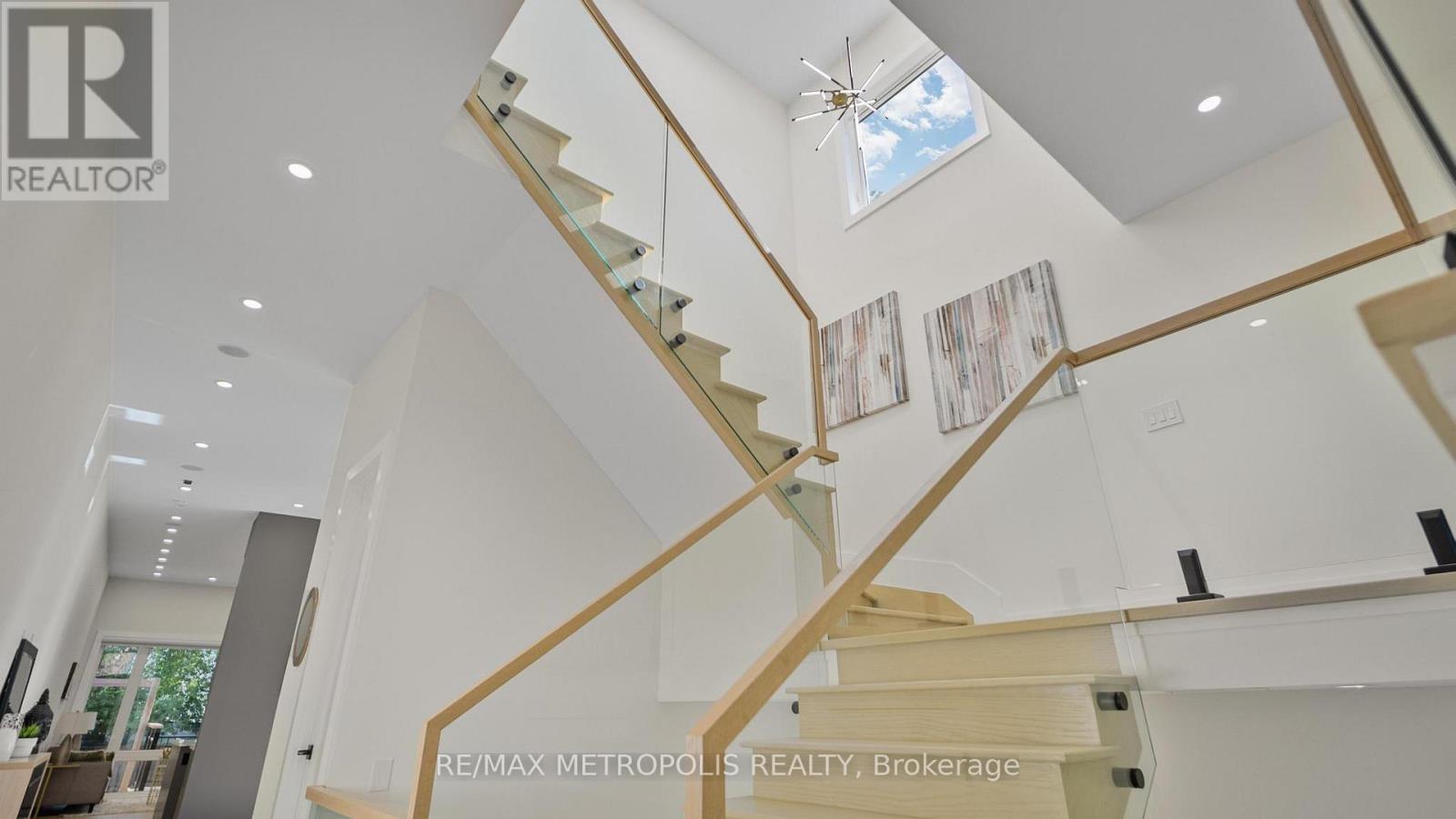 39 Kenworthy Avenue, Toronto, Ontario  M1L 3B1 - Photo 16 - E12919066