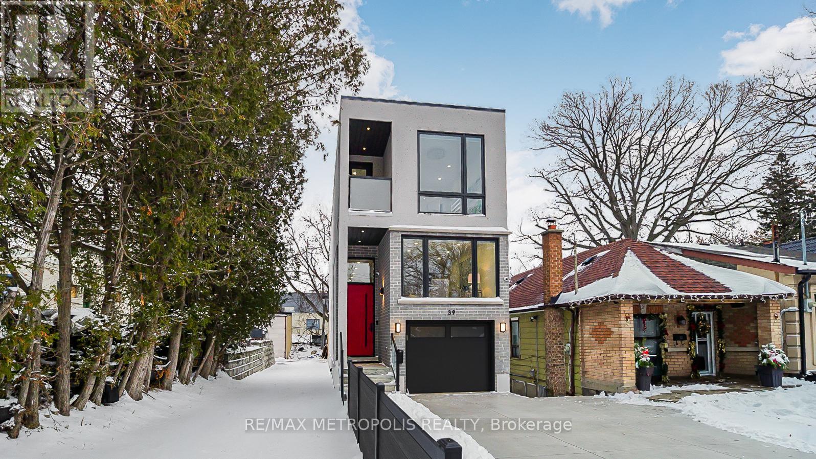 39 Kenworthy Avenue, Toronto, Ontario  M1L 3B1 - Photo 2 - E12919066