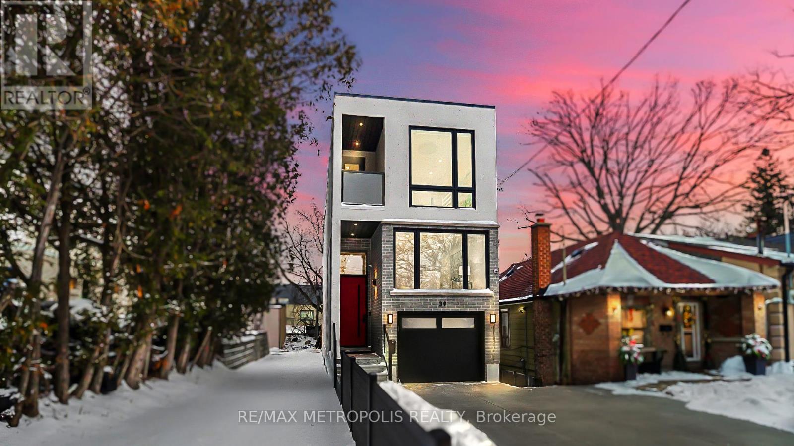 39 Kenworthy Avenue, Toronto, Ontario  M1L 3B1 - Photo 3 - E12919066