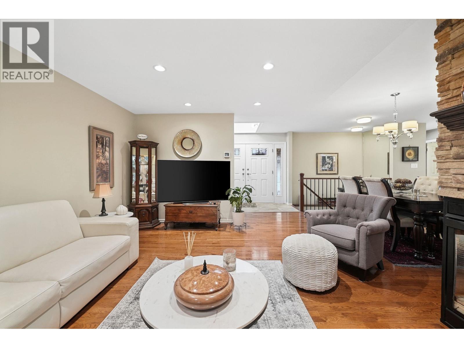 3887 Robin Place, Port Coquitlam, British Columbia  V3B 4Y6 - Photo 8 - R3103632