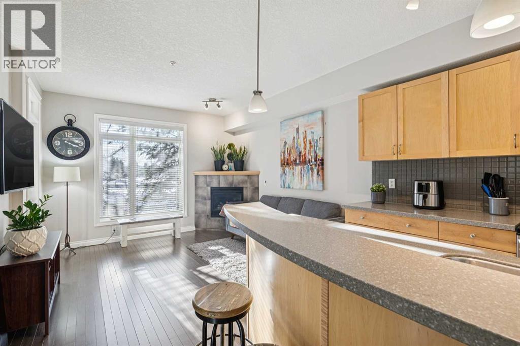 214, 2 Hemlock Crescent Sw, Calgary, Alberta  T3C 2Z1 - Photo 4 - A2288502