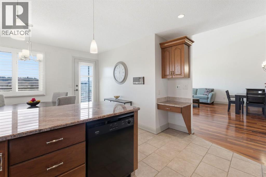 54 Edgeland Close Nw, Calgary, Alberta  T3A 3B1 - Photo 13 - A2290490