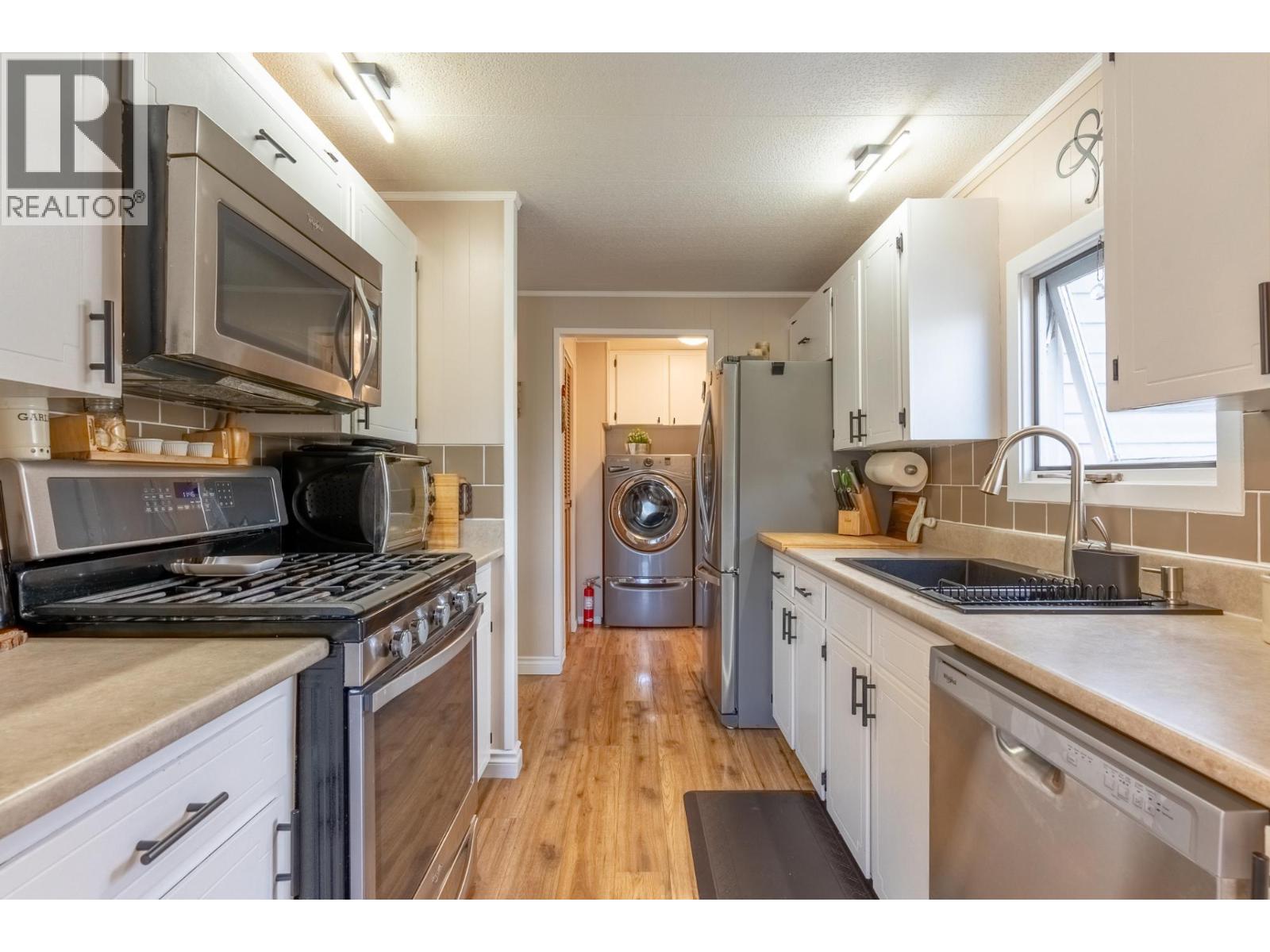 2400 Oakdale Way Unit# 87, Kamloops, British Columbia  V2B 6W7 - Photo 4 - 10377109