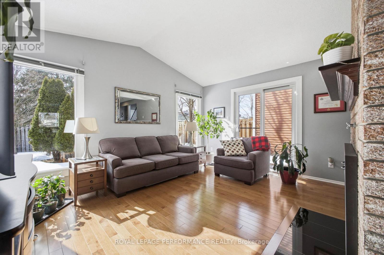 1089 St Emmanuel Terrace, Ottawa, Ontario  K1C 2J6 - Photo 12 - X12921272