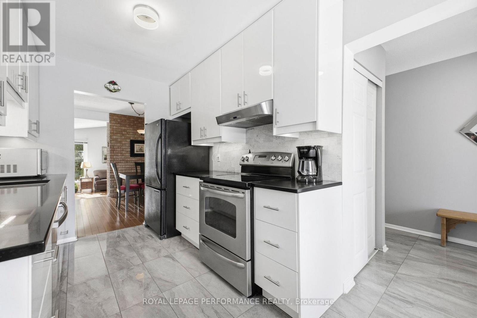 1089 St Emmanuel Terrace, Ottawa, Ontario  K1C 2J6 - Photo 15 - X12921272